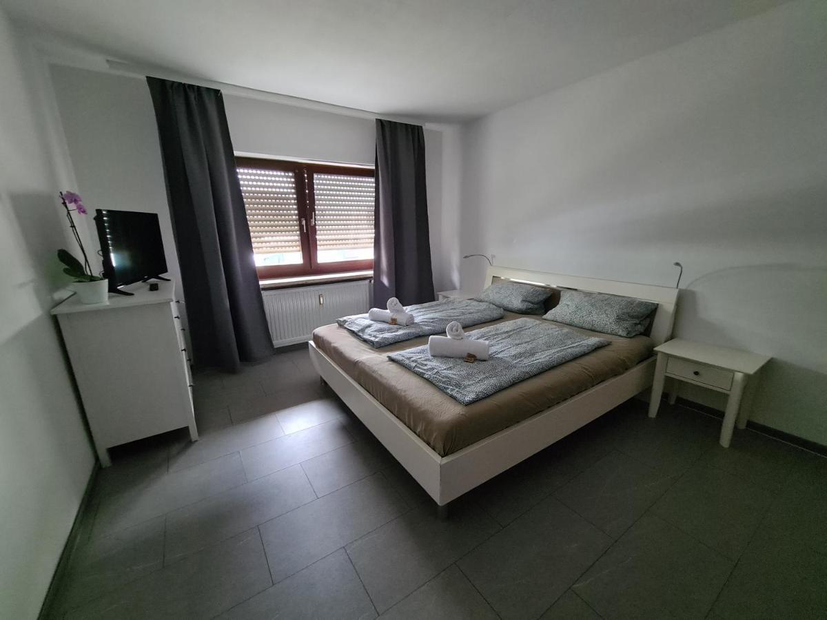 Ferienwohnung Шветцинген Екстер'єр фото