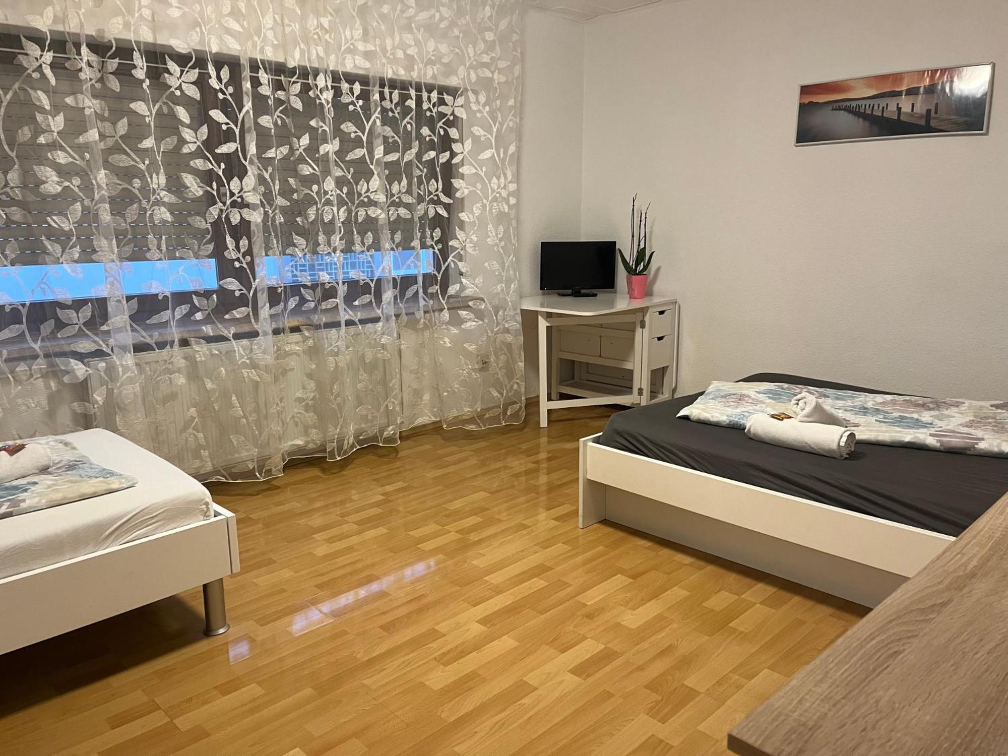 Ferienwohnung Шветцинген Екстер'єр фото